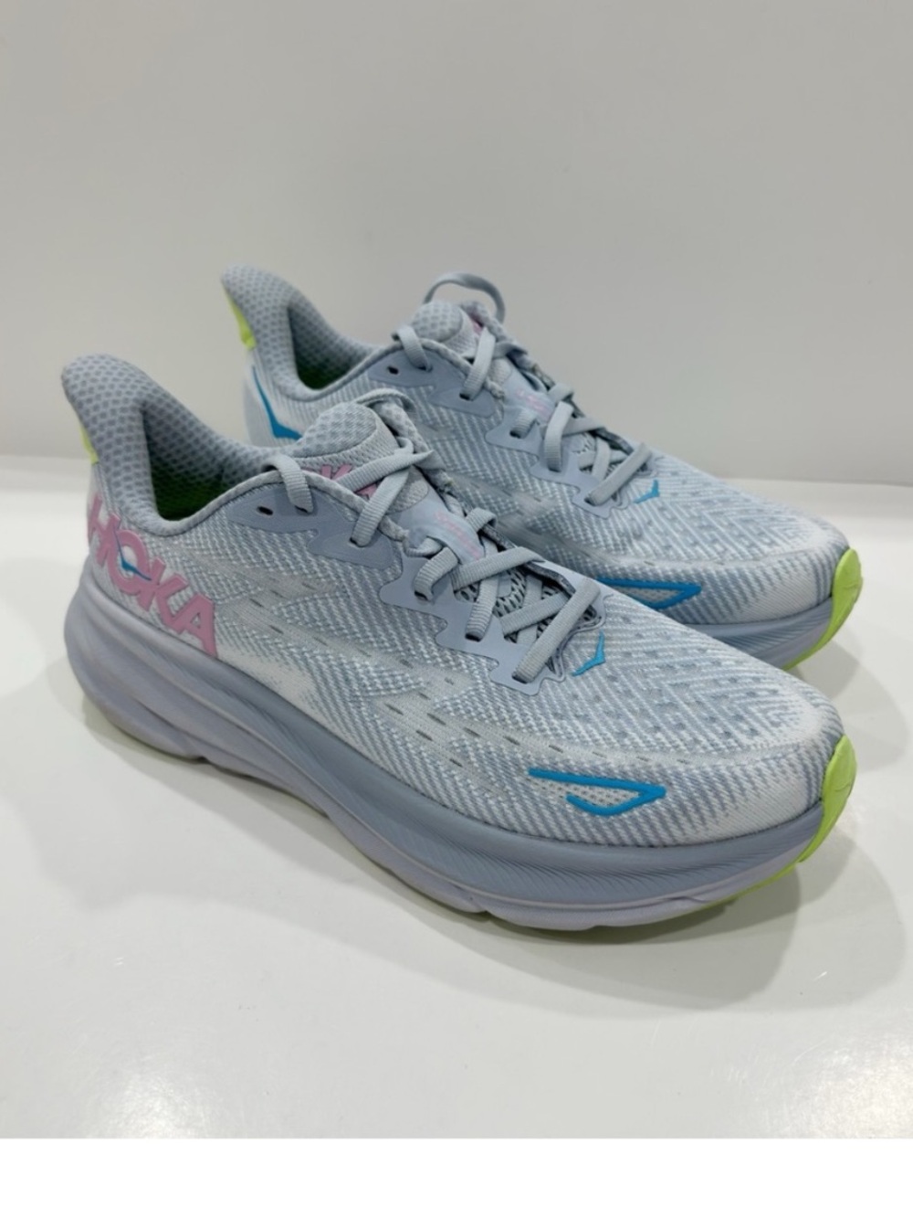 Hoka One One Clifton 9 shoes